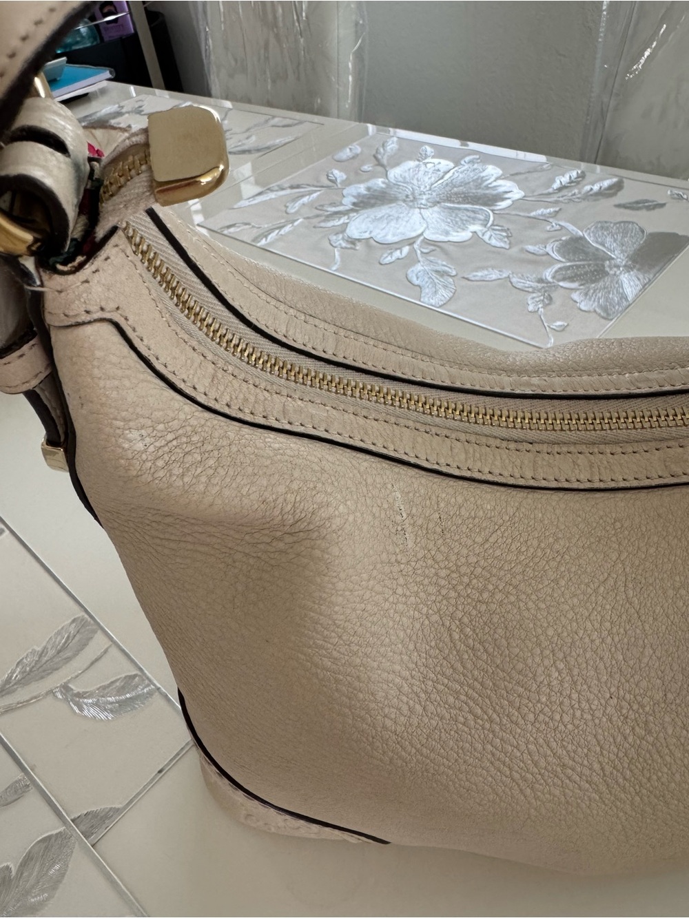 Gucci Beige Leather Shoulder Bag Hobo Gold Hardware - Picture 4 of 10